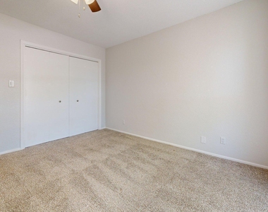 2534 S Grandview Avenue - Photo Thumbnail 17