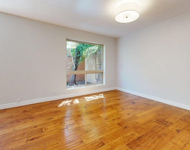 2534 S Grandview Avenue - Photo Thumbnail 14