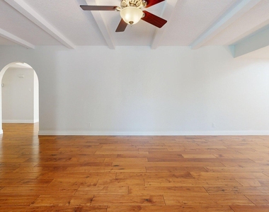 2534 S Grandview Avenue - Photo Thumbnail 13
