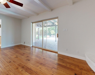 2534 S Grandview Avenue - Photo Thumbnail 11