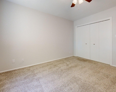 2534 S Grandview Avenue - Photo Thumbnail 19