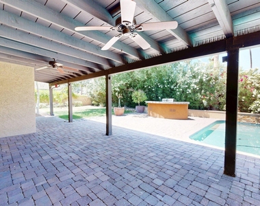 2534 S Grandview Avenue - Photo Thumbnail 4
