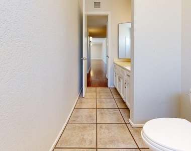 2534 S Grandview Avenue - Photo Thumbnail 24