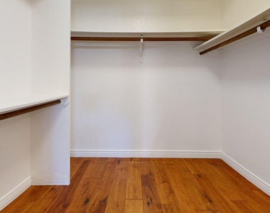 2534 S Grandview Avenue - Photo Thumbnail 26