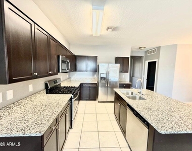 30927 W Indianola Avenue - Photo Thumbnail 12