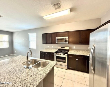 30927 W Indianola Avenue - Photo Thumbnail 10