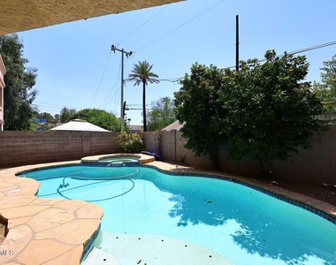 6006 N 5th Place - Photo Thumbnail 30