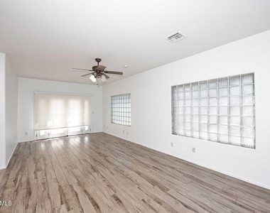 6006 N 5th Place - Photo Thumbnail 23