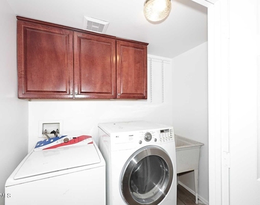 6006 N 5th Place - Photo Thumbnail 16