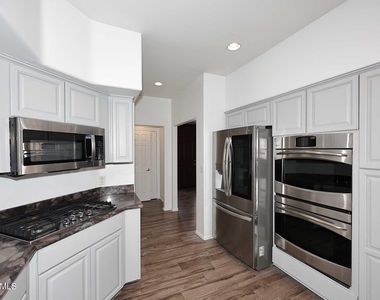 6006 N 5th Place - Photo Thumbnail 15