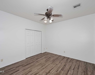 6006 N 5th Place - Photo Thumbnail 18