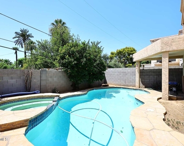 6006 N 5th Place - Photo Thumbnail 32
