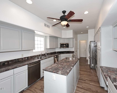 6006 N 5th Place - Photo Thumbnail 12