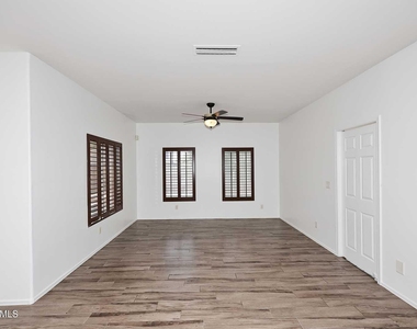 6006 N 5th Place - Photo Thumbnail 8