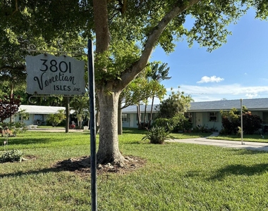 3801 Ne 22nd Terrace - Photo Thumbnail 1