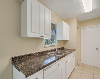 205 Sw Voltair Terrace - Photo Thumbnail 1
