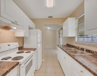 205 Sw Voltair Terrace - Photo Thumbnail 3