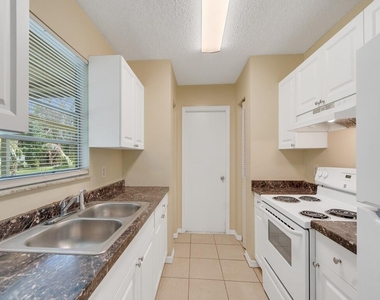 205 Sw Voltair Terrace - Photo Thumbnail 2