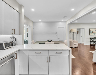 746 Ne 16th Terrace - Photo Thumbnail 16
