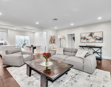 746 Ne 16th Terrace - Photo Thumbnail 8