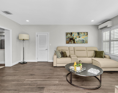 746 Ne 16th Terrace - Photo Thumbnail 19