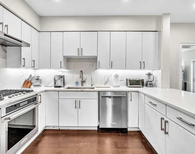 746 Ne 16th Terrace - Photo Thumbnail 13
