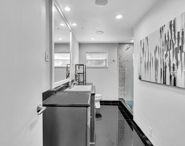 746 Ne 16th Terrace - Photo Thumbnail 24