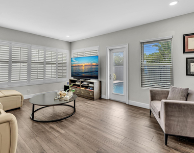 746 Ne 16th Terrace - Photo Thumbnail 18