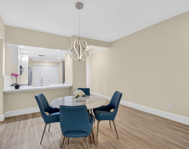 7484 La Paz Boulevard - Photo Thumbnail 10