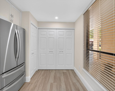 7484 La Paz Boulevard - Photo Thumbnail 18