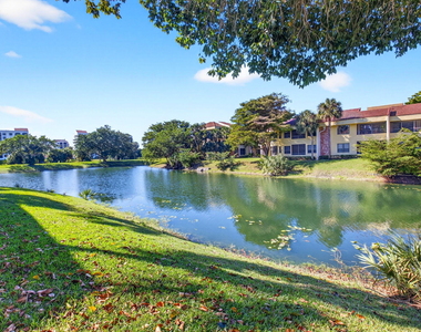 7484 La Paz Boulevard - Photo Thumbnail 4