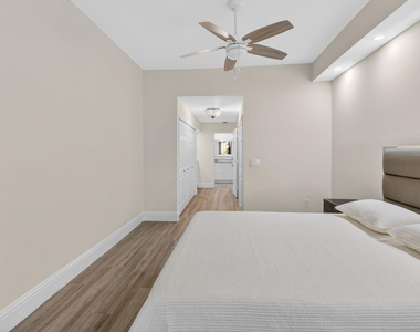 7484 La Paz Boulevard - Photo Thumbnail 24