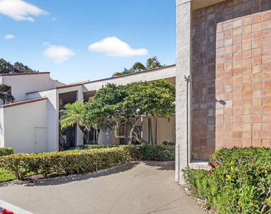 7484 La Paz Boulevard - Photo Thumbnail 33