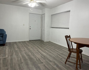4135 Nw 88th Avenue - Photo Thumbnail 3