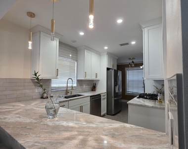 3003 Pigeon Hawk Court - Photo Thumbnail 17