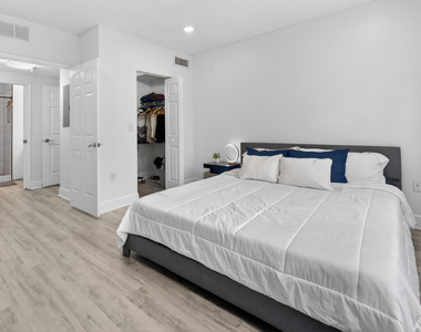 8020 N Nob Hill Road - Photo Thumbnail 3