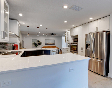 1440 Nw 12th Way - Photo Thumbnail 5