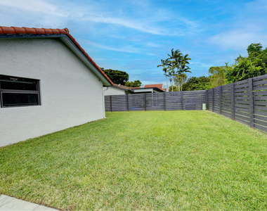 1440 Nw 12th Way - Photo Thumbnail 15