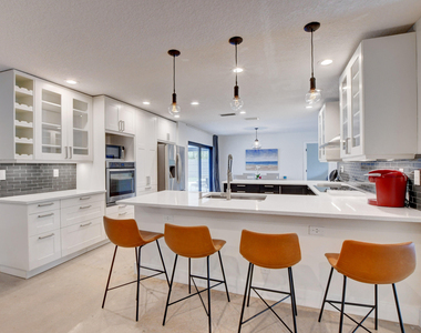 1440 Nw 12th Way - Photo Thumbnail 8