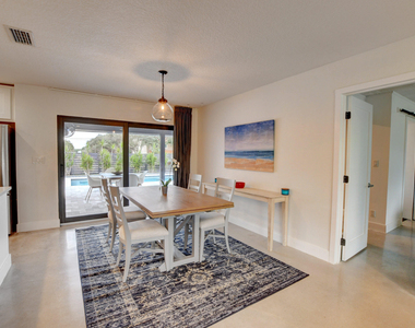 1440 Nw 12th Way - Photo Thumbnail 3