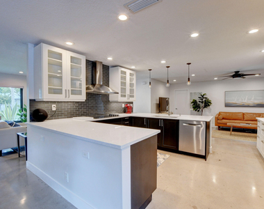 1440 Nw 12th Way - Photo Thumbnail 6