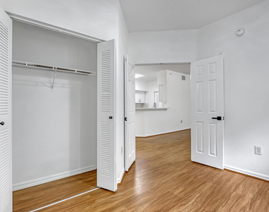 340 Crestwood Circle - Photo Thumbnail 15