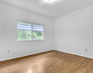 340 Crestwood Circle - Photo Thumbnail 21