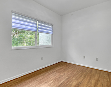 340 Crestwood Circle - Photo Thumbnail 16