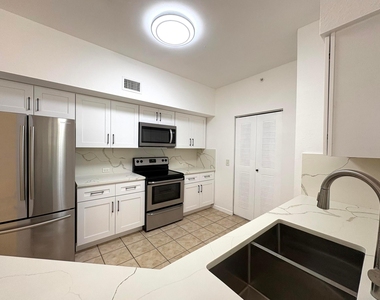 340 Crestwood Circle - Photo Thumbnail 2