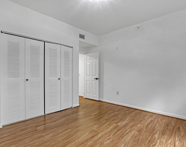 340 Crestwood Circle - Photo Thumbnail 22