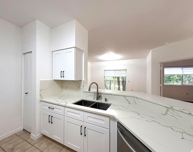 340 Crestwood Circle - Photo Thumbnail 3