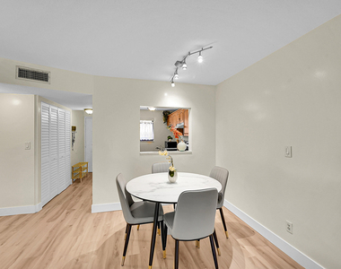 9503 Boca Cove Circle - Photo Thumbnail 7