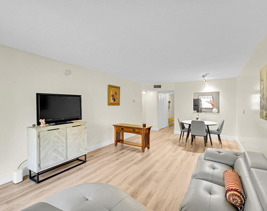 9503 Boca Cove Circle - Photo Thumbnail 11