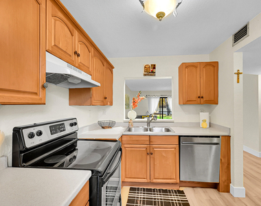 9503 Boca Cove Circle - Photo Thumbnail 12